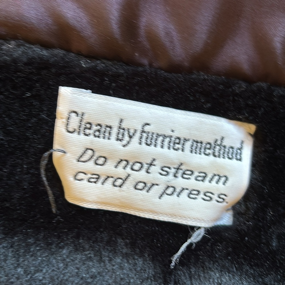 Jacques Saint
Laurent For Genelle Black Demi Buff
Faux Fur Coat Size 8 - Picture 7 of 14